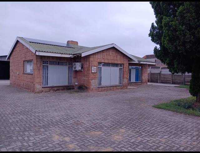 3 BEDROOM HOUSE FOR SALE IN THREE RIVERS